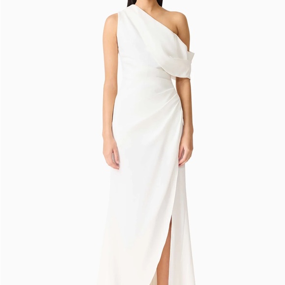 Elliatt White One-Shoulder Gown - Picture 6 of 8